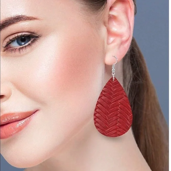 5/$25‎ Zebra Print Faux Leather Teardrop Earrings- NEW - Picture 3 of 3